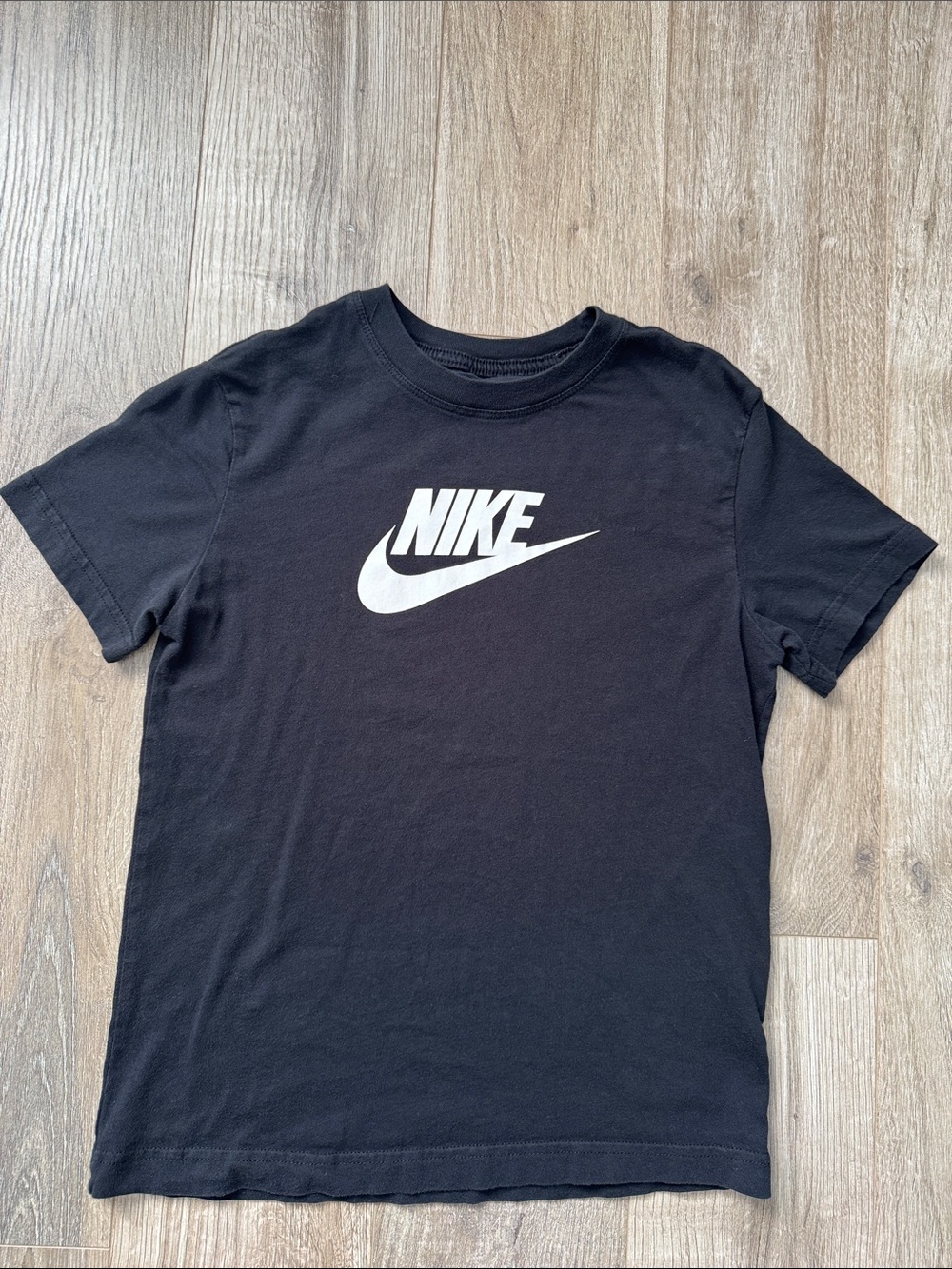 Nike Boys Black Tee with White Logo 100% Cotton Loose Fit Size M (10/12)